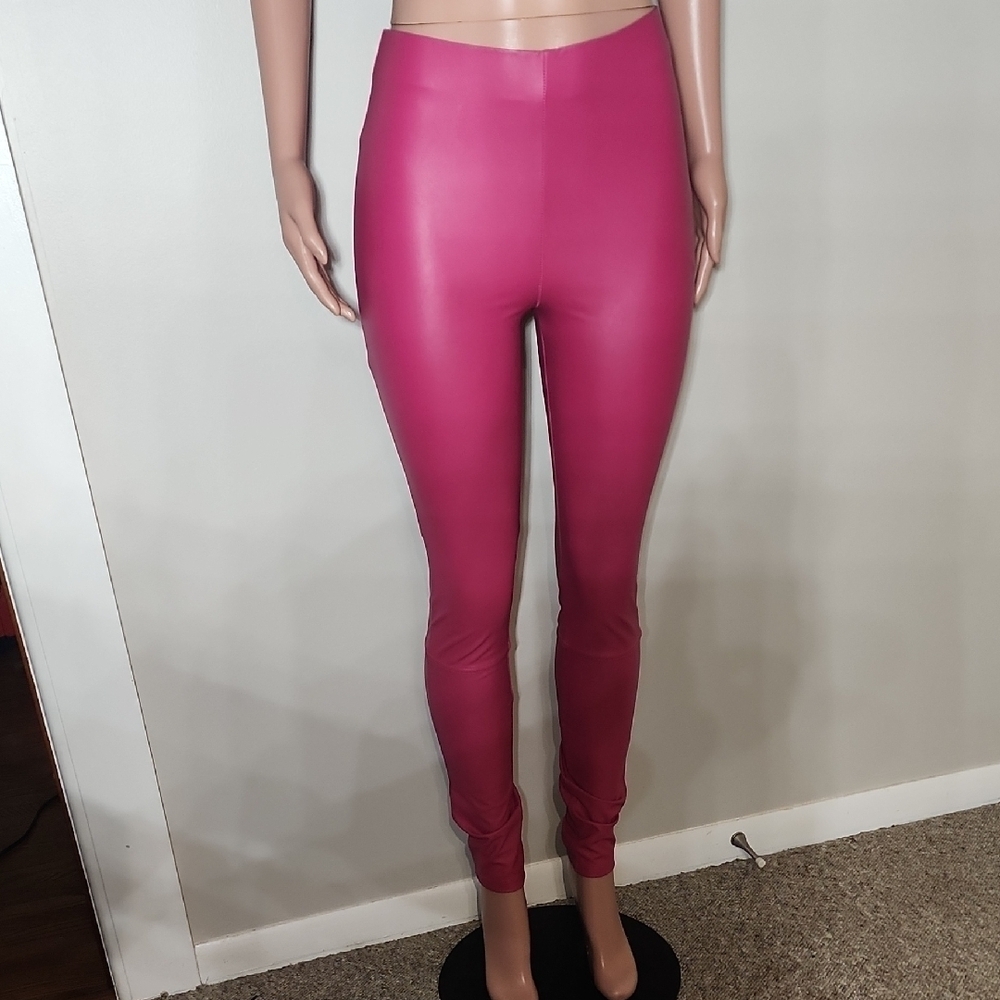 Good American Magenta Leggings